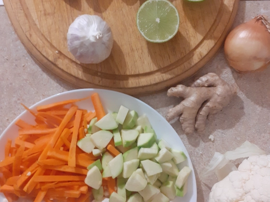 Tofu łagodne  curry z orzechami nerkowca VEGAN