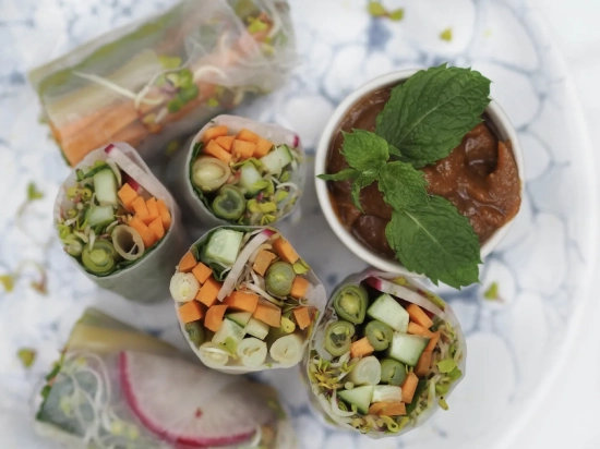 Spring rolls z kurczakiem lub tofu - 10 sztuk