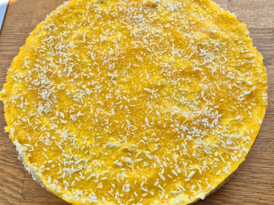 Tarta wegańska z musem z mango