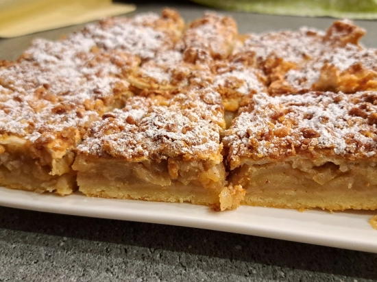 Jabłecznik cynamonowy z kruszonką