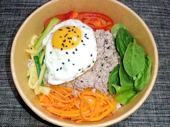 Bibimbap z wierpzowiną