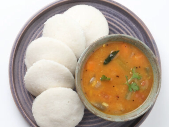 Idli sambhar (4idli)