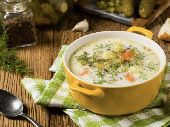 Ogórkowa ze śmietaną bez laktozy