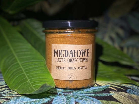 Pasta migdałowa z kokosem i daktylami