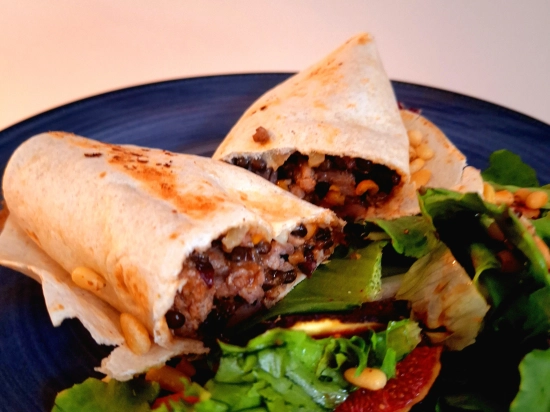 Burrito z mięsem i fasolą