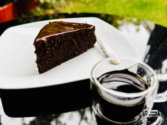 Cacao Harmony – Ciasto Kakaowe z Czarną Porzeczką