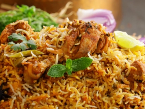 Chicken biryani with yogurt salad