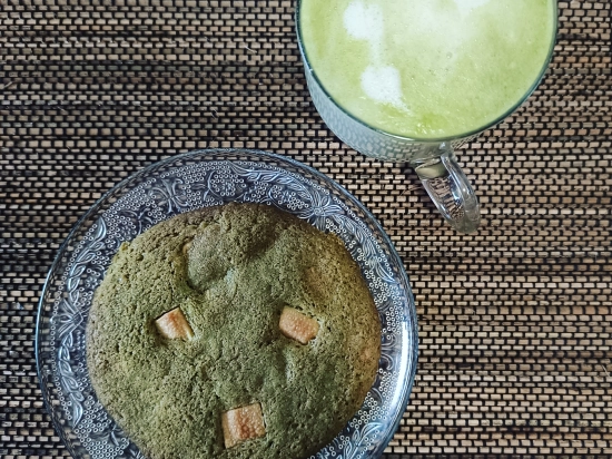 Ciastka matcha z białą czekoladą 9szt
