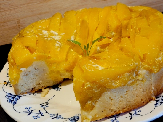 Odwrócone ciasto kokosowe z mango