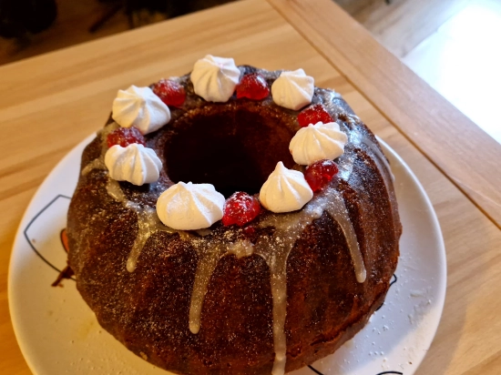 Caribbean Rum Cake (Medium)