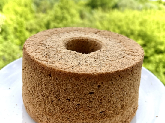Black tea chiffon cake
