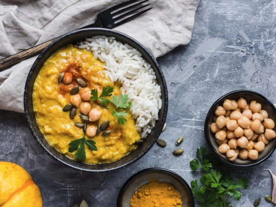 Wegańskie curry z ryżem 300 gr .