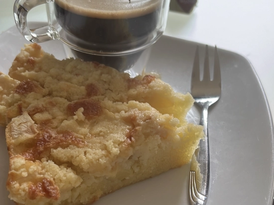 Ciasto z Jabłkami i Kruszonką – Lekkość i Smak, Który Zachwyca