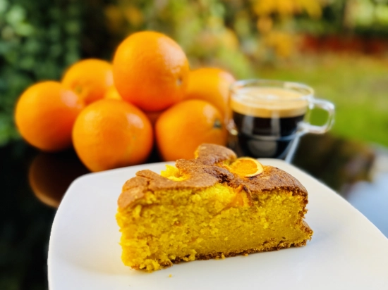 Golden Orange – Ciasto Pomarańczowe z Kurkumą