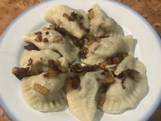 Pierogi z mięsem i kapusta