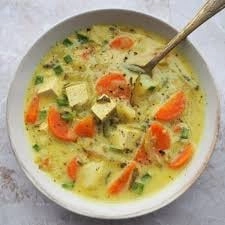 Zupa ogórkowa z ziemniakami