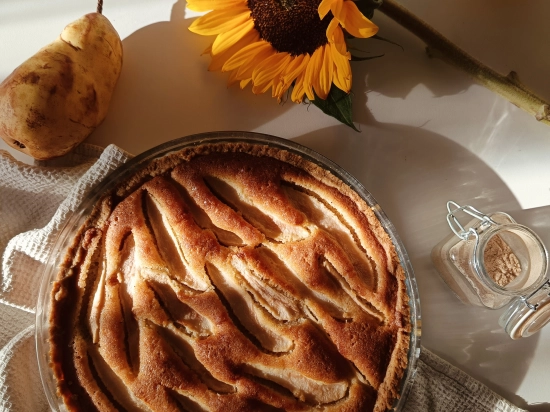 Tarta migdałowa z gruszką