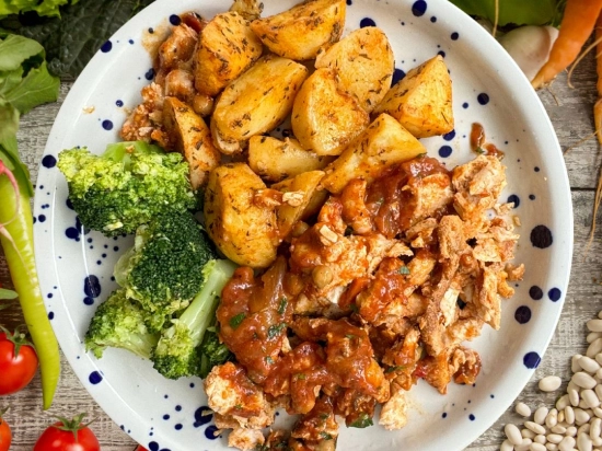 Kurczak BBQ z ziemniakami i brokułem (10 porcji)