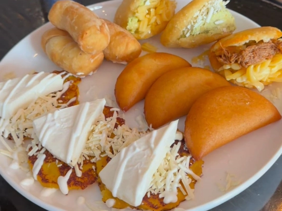 Venezuelan snack box