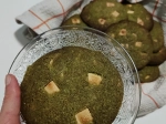 Ciastka matcha z białą czekoladą 9szt
