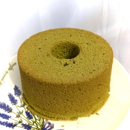 Fluffy matcha chiffon cake