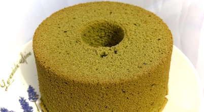 Fluffy matcha chiffon cake